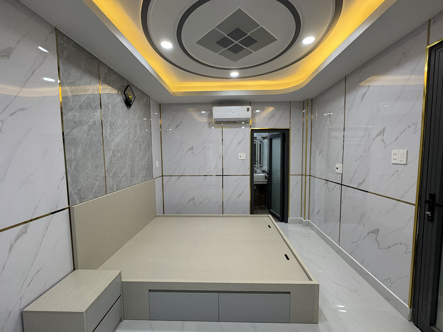 Biệt thự mini t.kế Tân Cổ Điển đẹp lung linh mặt tiền thụt (sát và liền kế mặt tiền ) Đoàn Thị Điểm